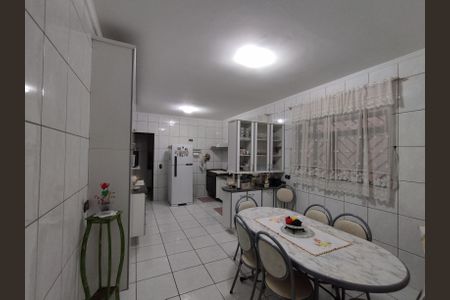 Casa à venda com 139m², 3 quartos e 3 vagas Casa à venda com 139m², 3 quartos e 3 vagasCopa