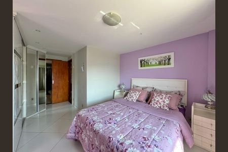 Apartamento à venda com 190m², 3 quartos e 2 vagas Apartamento à venda com 190m², 3 quartos e 2 vagasSuíte 1