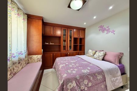 Apartamento à venda com 190m², 3 quartos e 2 vagas Apartamento à venda com 190m², 3 quartos e 2 vagasQuarto