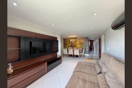 Apartamento à venda com 190m², 3 quartos e 2 vagas Apartamento à venda com 190m², 3 quartos e 2 vagasSala