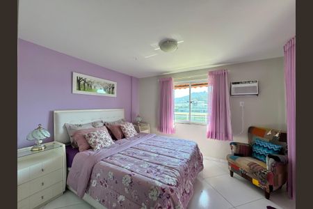 Apartamento à venda com 190m², 3 quartos e 2 vagas Apartamento à venda com 190m², 3 quartos e 2 vagasSuíte 1