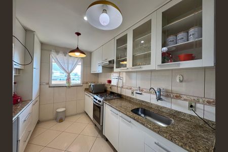 Apartamento à venda com 190m², 3 quartos e 2 vagas Apartamento à venda com 190m², 3 quartos e 2 vagasCozinha