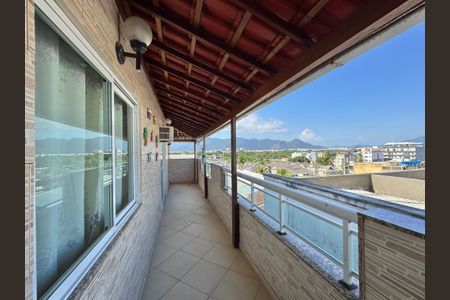 Apartamento à venda com 190m², 3 quartos e 2 vagas Apartamento à venda com 190m², 3 quartos e 2 vagasTerraço/Varanda