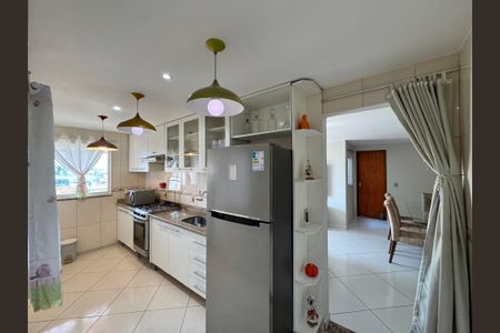 Apartamento à venda com 190m², 3 quartos e 2 vagas Apartamento à venda com 190m², 3 quartos e 2 vagasCozinha