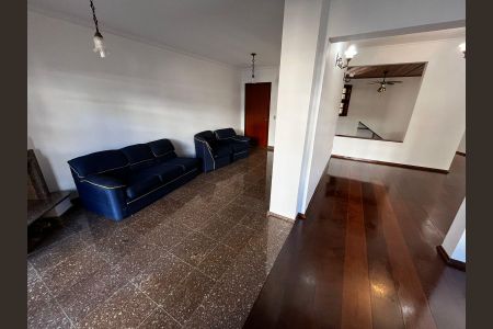 Casa de condomínio à venda com 600m², 5 quartos e 4 vagas Casa de condomínio à venda com 600m², 5 quartos e 4 vagasSala