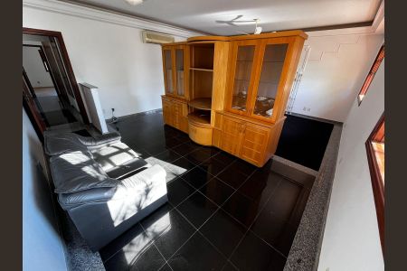 Casa de condomínio à venda com 600m², 5 quartos e 4 vagas Casa de condomínio à venda com 600m², 5 quartos e 4 vagasÁrea interna