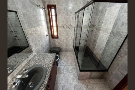 Casa de condomínio à venda com 600m², 5 quartos e 4 vagas Casa de condomínio à venda com 600m², 5 quartos e 4 vagasBanheiro 6