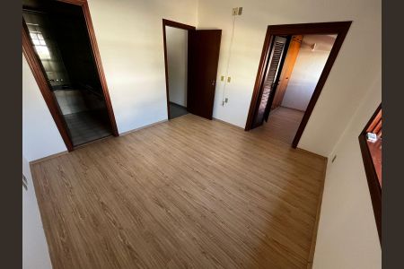 Casa de condomínio à venda com 600m², 5 quartos e 4 vagas Casa de condomínio à venda com 600m², 5 quartos e 4 vagasQuarto 2