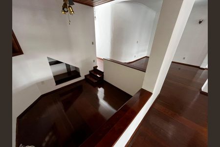 Casa de condomínio à venda com 600m², 5 quartos e 4 vagas Casa de condomínio à venda com 600m², 5 quartos e 4 vagasÁrea interna