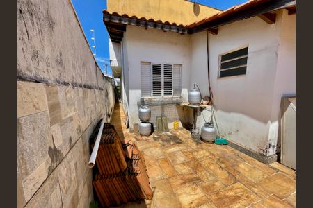 Casa à venda com 329m², 3 quartos e 8 vagas Casa à venda com 329m², 3 quartos e 8 vagasQuintal
