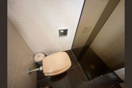 Casa à venda com 329m², 3 quartos e 8 vagas Casa à venda com 329m², 3 quartos e 8 vagasBanheiro