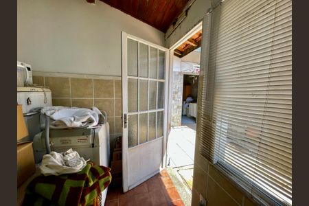 Casa à venda com 329m², 3 quartos e 8 vagas Casa à venda com 329m², 3 quartos e 8 vagasQuarto de Serviço