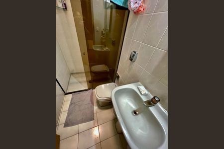 Casa à venda com 329m², 3 quartos e 8 vagas Casa à venda com 329m², 3 quartos e 8 vagasBanheiro