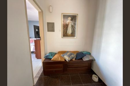 Casa à venda com 329m², 3 quartos e 8 vagas Casa à venda com 329m², 3 quartos e 8 vagasCorredor