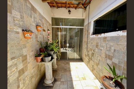 Casa à venda com 329m², 3 quartos e 8 vagas Casa à venda com 329m², 3 quartos e 8 vagasQuintal