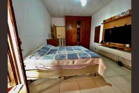 Casa à venda com 329m², 3 quartos e 8 vagas Casa à venda com 329m², 3 quartos e 8 vagasQuarto 2