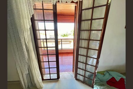 Casa à venda com 329m², 3 quartos e 8 vagas Casa à venda com 329m², 3 quartos e 8 vagasSuíte