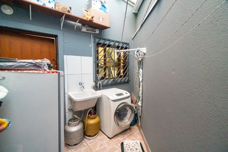 Casa à venda com 118m², 3 quartos e 1 vaga Casa à venda com 118m², 3 quartos e 1 vagaLavanderia