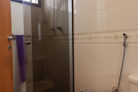 Apartamento à venda com 180m², 3 quartos e 4 vagasBanheiro suite 3