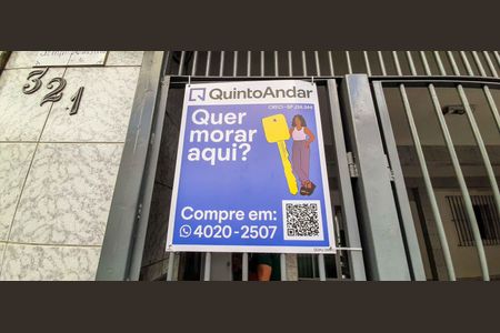 Casa à venda com 345m², 7 quartos e 2 vagas Casa à venda com 345m², 7 quartos e 2 vagasFachada da Casa e Placa