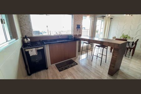 Casa à venda com 345m², 7 quartos e 2 vagas Casa à venda com 345m², 7 quartos e 2 vagasCasa 1 - Cozinha