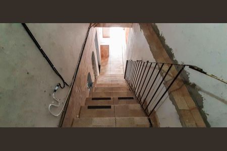 Casa à venda com 345m², 7 quartos e 2 vagas Casa à venda com 345m², 7 quartos e 2 vagasEscada