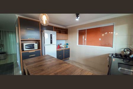 Casa à venda com 345m², 7 quartos e 2 vagas Casa à venda com 345m², 7 quartos e 2 vagasCasa 1 - Cozinha