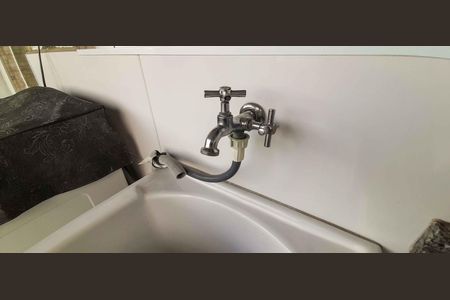 Casa à venda com 345m², 7 quartos e 2 vagas Casa à venda com 345m², 7 quartos e 2 vagasCasa 1 - Área de Serviço