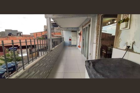 Casa à venda com 345m², 7 quartos e 2 vagas Casa à venda com 345m², 7 quartos e 2 vagasCasa 1 - Área de Serviço