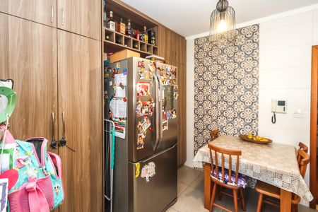 Casa à venda com 110m², 2 quartos e 2 vagas Casa à venda com 110m², 2 quartos e 2 vagasCozinha