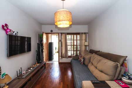 Casa à venda com 110m², 2 quartos e 2 vagas Casa à venda com 110m², 2 quartos e 2 vagasSala