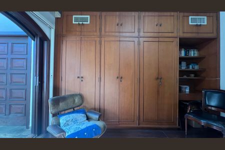 Casa para alugar com 485m², 4 quartos e 4 vagas Casa para alugar com 485m², 4 quartos e 4 vagasQuarto 1