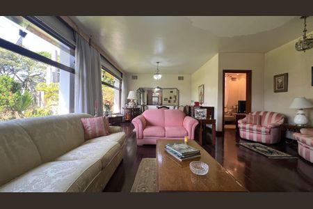 Casa para alugar com 485m², 4 quartos e 4 vagas Casa para alugar com 485m², 4 quartos e 4 vagasSala