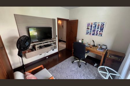 Casa para alugar com 485m², 4 quartos e 4 vagas Casa para alugar com 485m², 4 quartos e 4 vagasQuarto 2