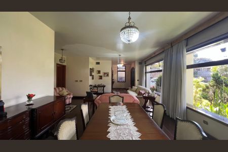 Casa para alugar com 485m², 4 quartos e 4 vagas Casa para alugar com 485m², 4 quartos e 4 vagasSala de Jantar