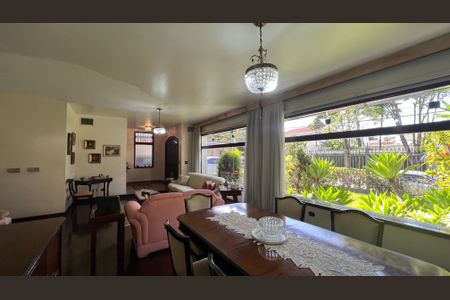 Casa para alugar com 485m², 4 quartos e 4 vagas Casa para alugar com 485m², 4 quartos e 4 vagasSala de Jantar