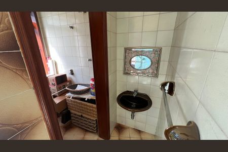 Casa para alugar com 485m², 4 quartos e 4 vagas Casa para alugar com 485m², 4 quartos e 4 vagasBanheiro do salão