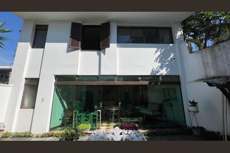 Casa para alugar com 485m², 4 quartos e 4 vagas Casa para alugar com 485m², 4 quartos e 4 vagasSalao