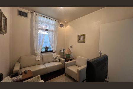 Casa para alugar com 485m², 4 quartos e 4 vagas Casa para alugar com 485m², 4 quartos e 4 vagasSala de TV