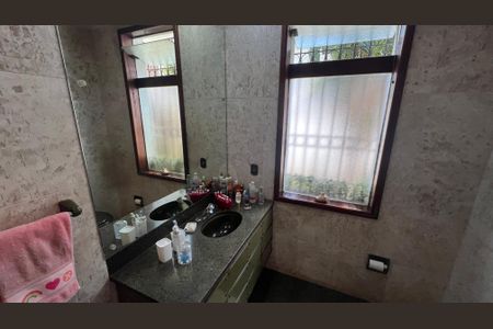 Casa para alugar com 485m², 4 quartos e 4 vagas Casa para alugar com 485m², 4 quartos e 4 vagasBanheiro