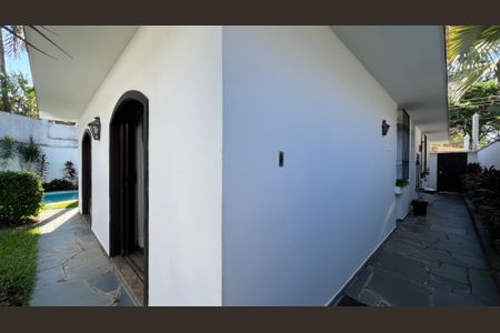 Casa para alugar com 485m², 4 quartos e 4 vagas Casa para alugar com 485m², 4 quartos e 4 vagasQuintal