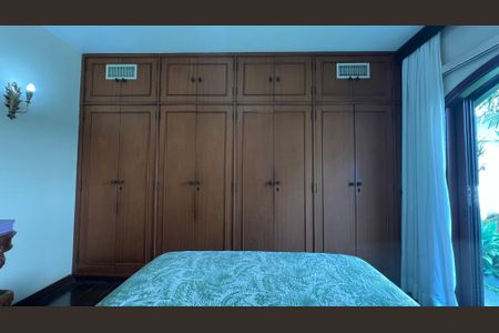 Casa para alugar com 485m², 4 quartos e 4 vagas Casa para alugar com 485m², 4 quartos e 4 vagasSuite