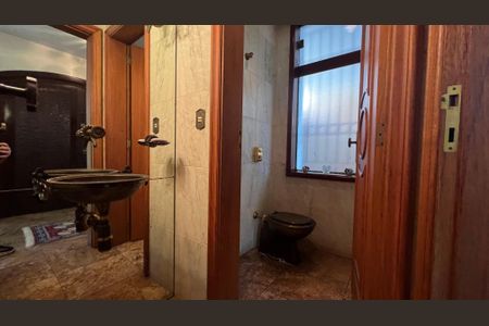 Casa para alugar com 485m², 4 quartos e 4 vagas Casa para alugar com 485m², 4 quartos e 4 vagasLavabo