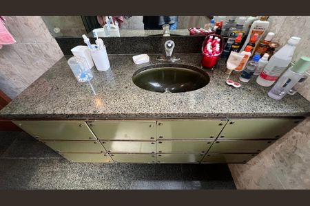 Casa para alugar com 485m², 4 quartos e 4 vagas Casa para alugar com 485m², 4 quartos e 4 vagasBanheiro