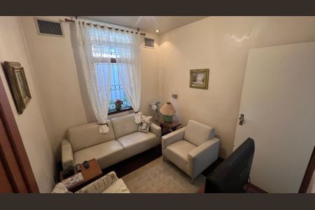 Casa para alugar com 485m², 4 quartos e 4 vagas Casa para alugar com 485m², 4 quartos e 4 vagasSala de TV