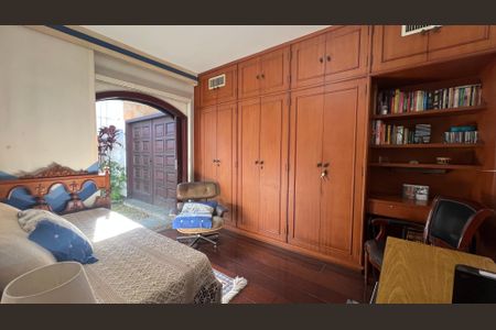 Casa para alugar com 485m², 4 quartos e 4 vagas Casa para alugar com 485m², 4 quartos e 4 vagasQuarto 1