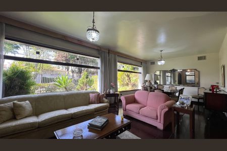 Casa para alugar com 485m², 4 quartos e 4 vagas Casa para alugar com 485m², 4 quartos e 4 vagasSala