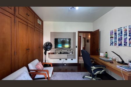 Casa para alugar com 485m², 4 quartos e 4 vagas Casa para alugar com 485m², 4 quartos e 4 vagasQuarto 2