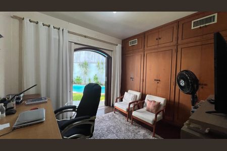 Casa para alugar com 485m², 4 quartos e 4 vagas Casa para alugar com 485m², 4 quartos e 4 vagasQuarto 2