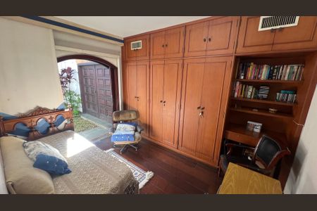 Casa para alugar com 485m², 4 quartos e 4 vagas Casa para alugar com 485m², 4 quartos e 4 vagasQuarto 1